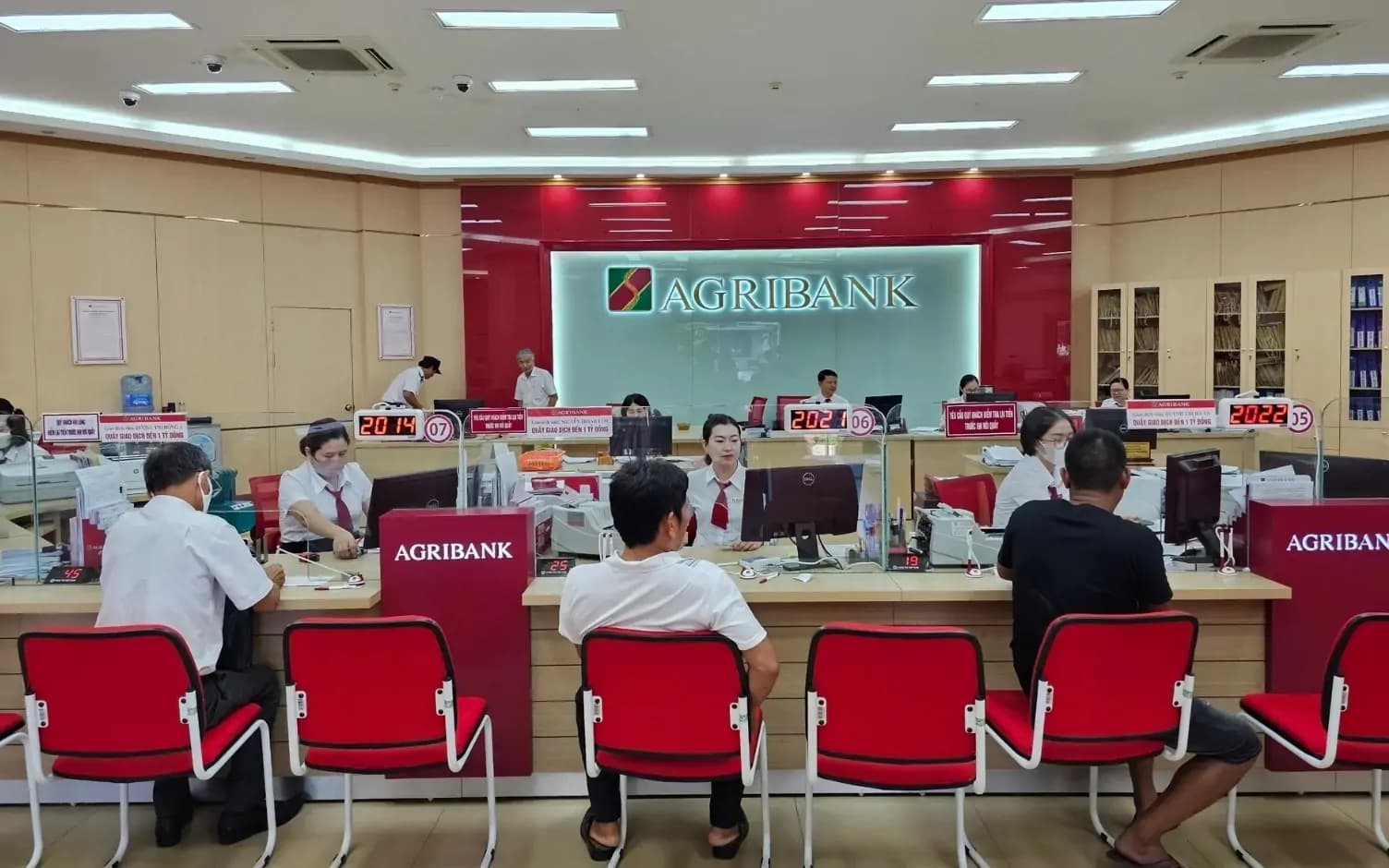 ngừng giao dịch rút chuyển tiền qua ứng dụng ảnh hưởng giao dịch bất động sản