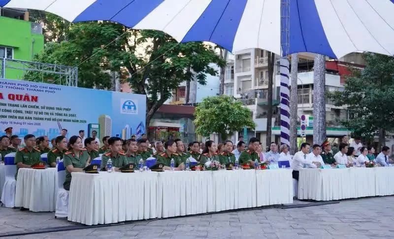 TP.HCM ra quân lập lại trật tự đô thị