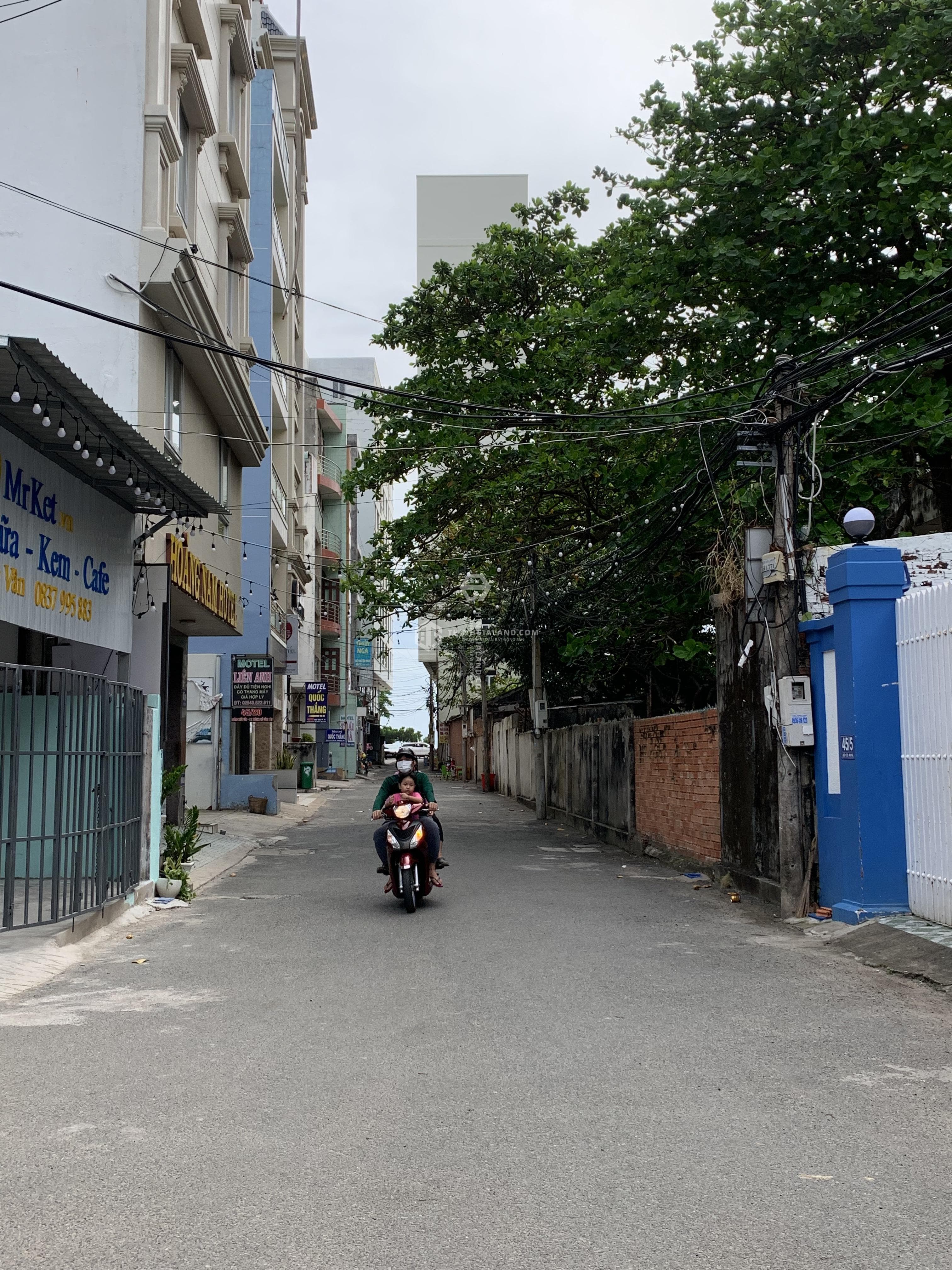 BÁN ĐẤT TẶNG NHÀ 1 TRỆT 2 LẦU HẺM 5M GẦN BIỂN BÃI SAU CHỈ 3 PHÚT ĐI BỘ VỊ TRÍ ĐẸP ĐƯỜNG THÙY VÂN GIÁ 18.2 TỶ – ảnh 1