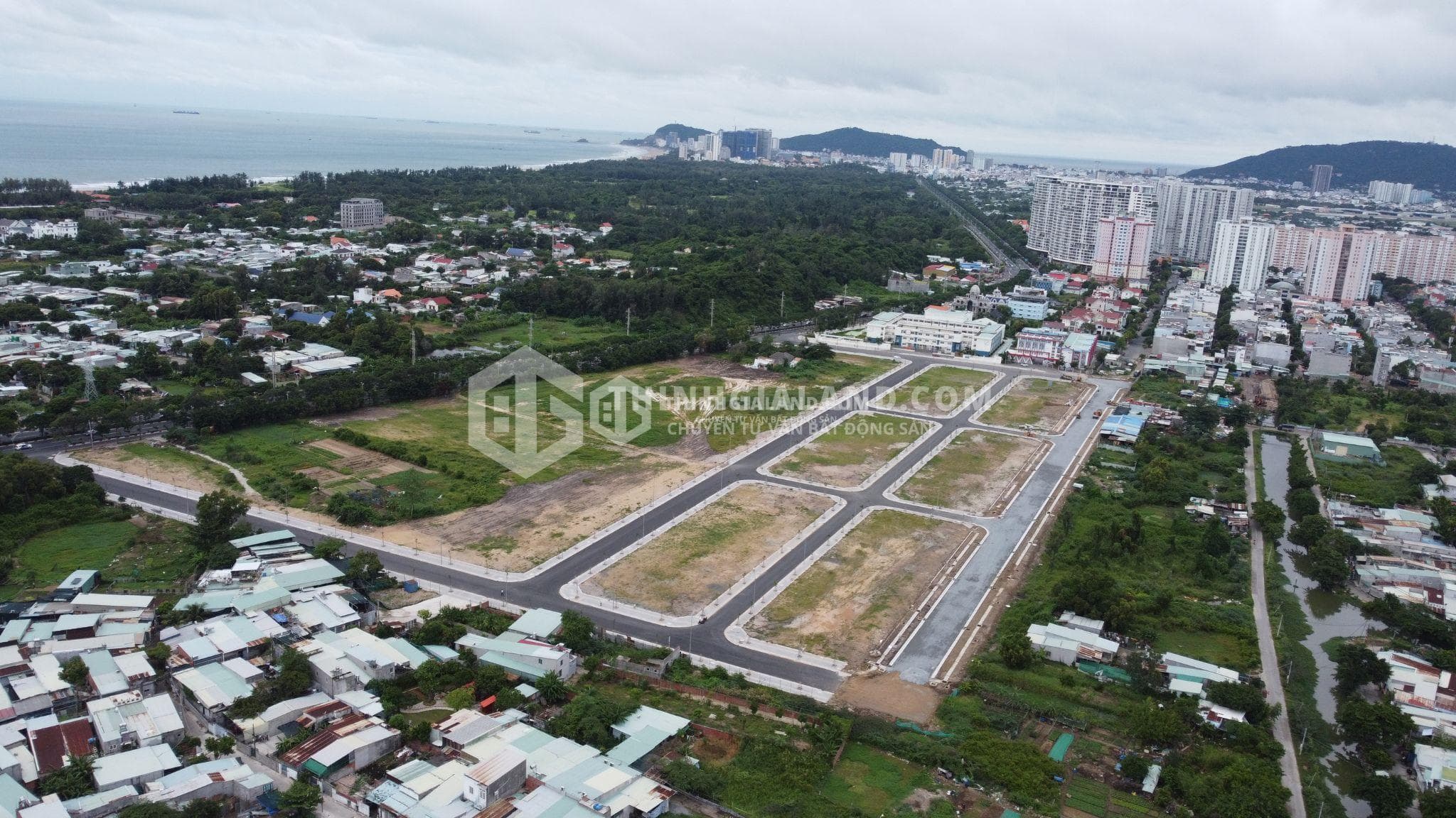 BÁN LÔ ĐẤT 75M2 ( 4.5M x 16.7M) 100% THỔ CƯ_ ĐƯỜNG RỘNG 13M_ KHU TÁI ĐỊNH CƯ 10HA P. RẠCH DỪA – ảnh 1