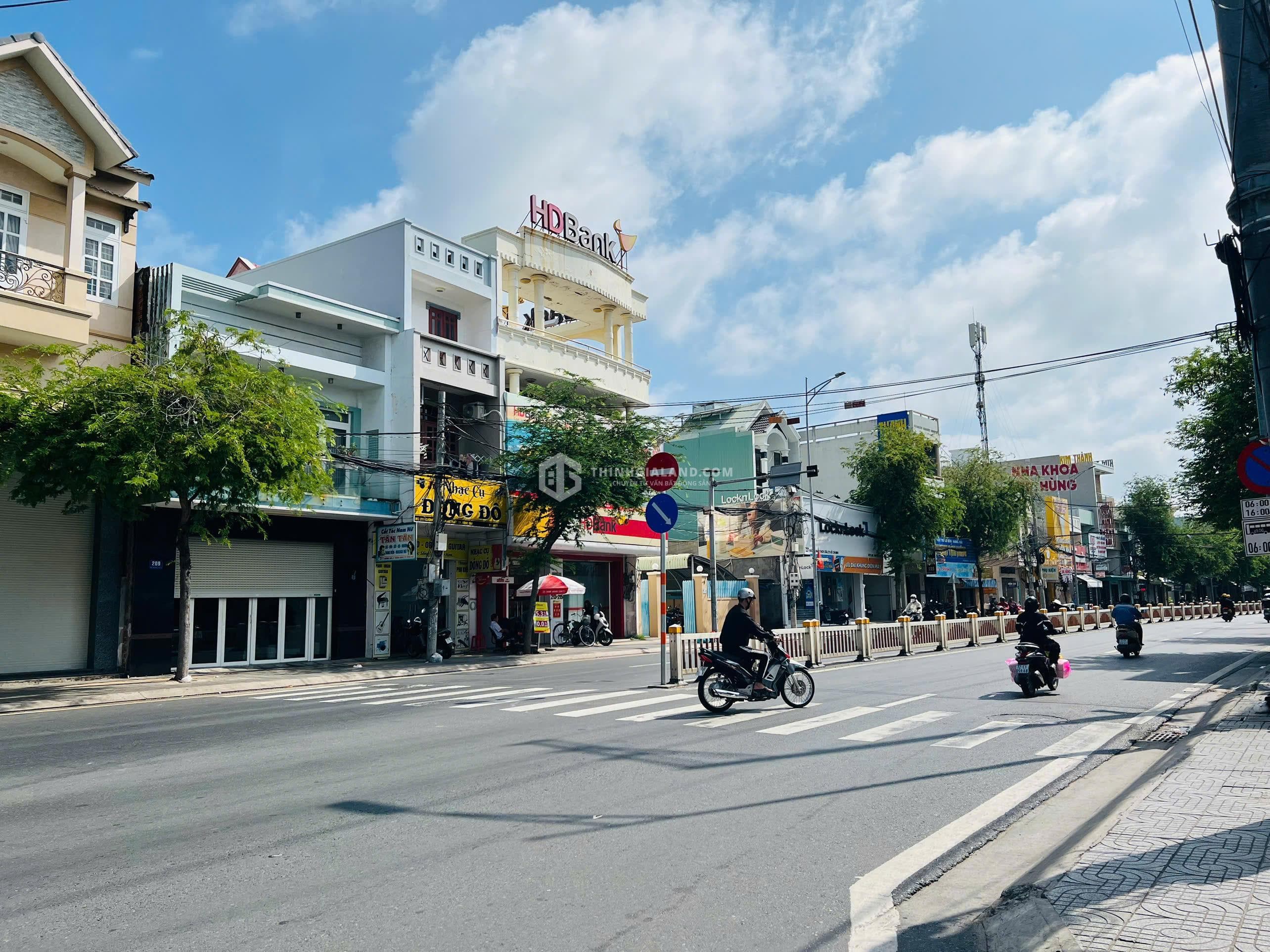 BÁN BIỆT THỰ SÂN VƯỜN ( 675M2 ), MẶT TIỀN ĐƯỜNG 30/4, PHƯỜNG THẮNG NHẤT – ảnh 1