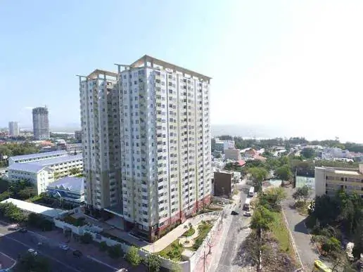 Căn hộ cao ốc OSC Land – kiến trúc hiện đại với ban công và mảng kính lớn