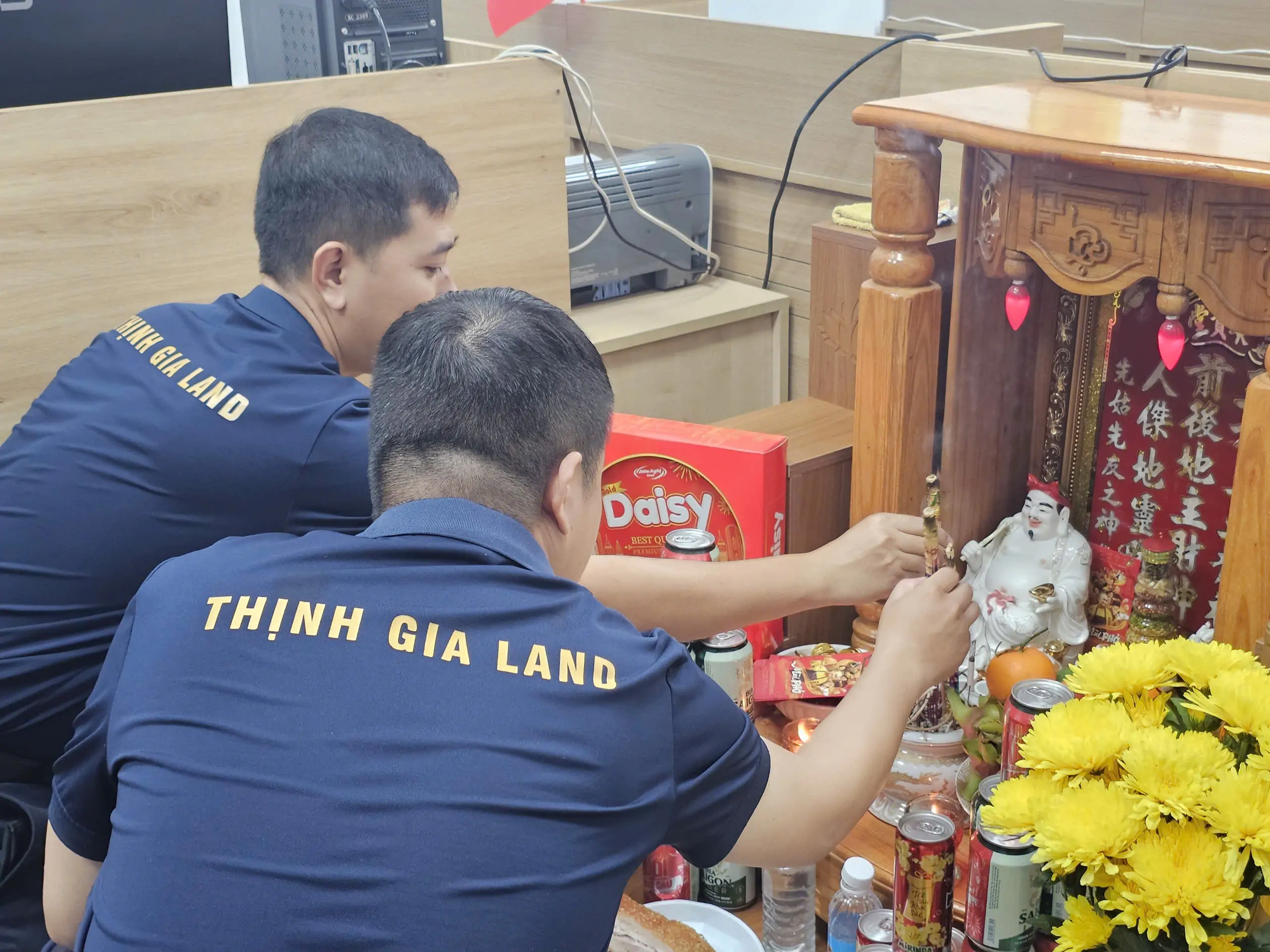 Thịnh Gia Land Khai Xuân Đầu Năm Bính Ngọ 2026 4 z7565096707323 0d7c3e949eeb5628938a76b61867db00 Thịnh Gia Land Khai Xuân Đầu Năm Bính Ngọ 2026