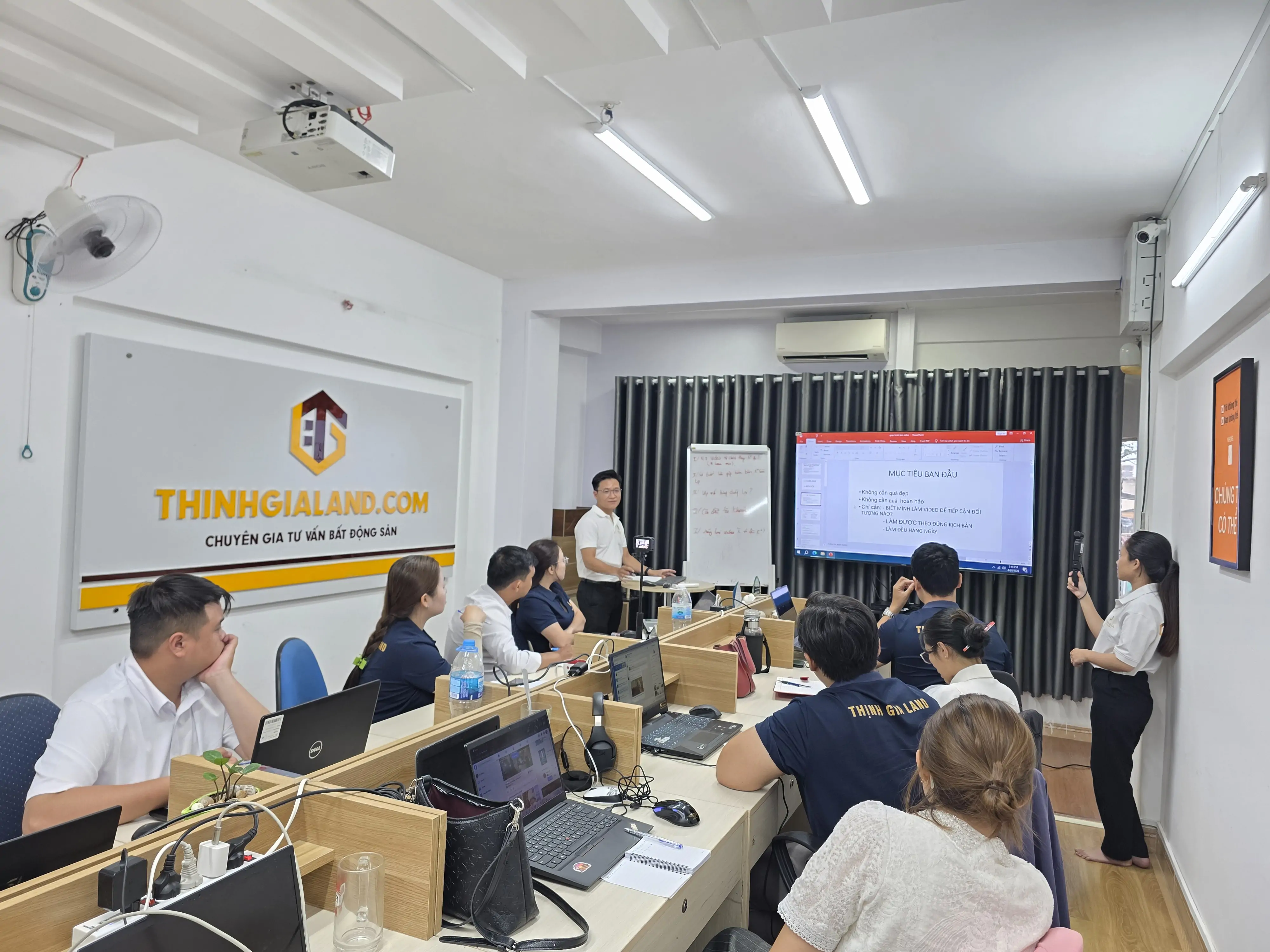 thinh gia land dao tao lam video 2 Thịnh Gia Land tổ chức đào tạo “Chinh phục kỹ năng làm video BĐS trong 30 ngày”